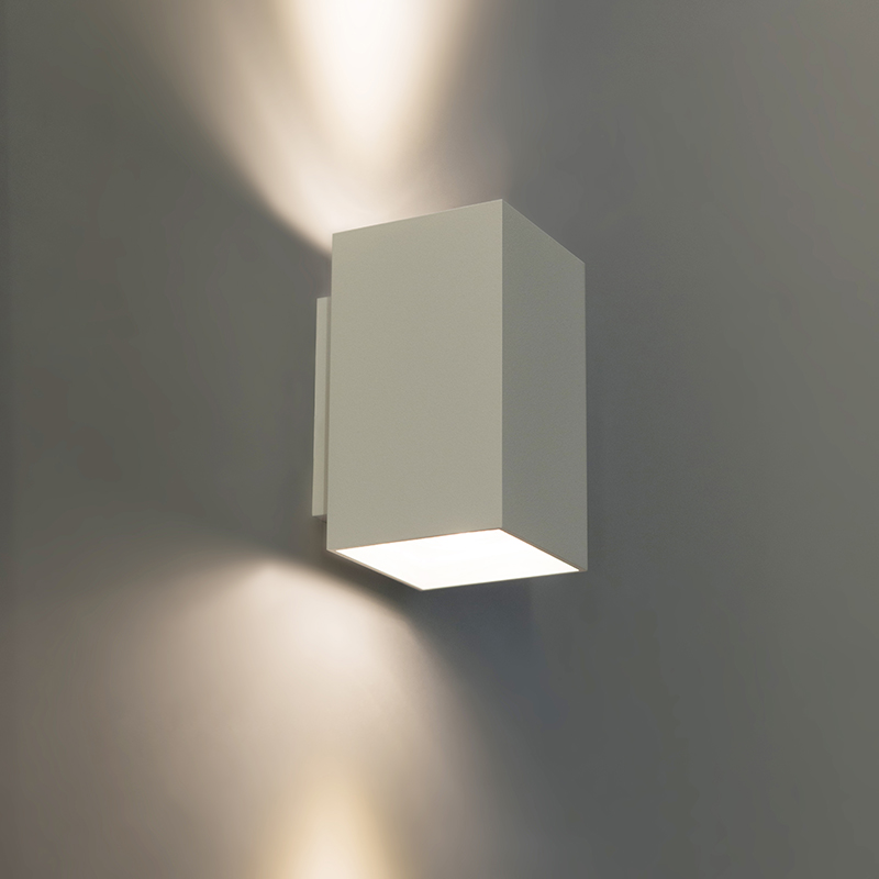 Moderní nástěnná lampa čtvercová bílá - Sandy